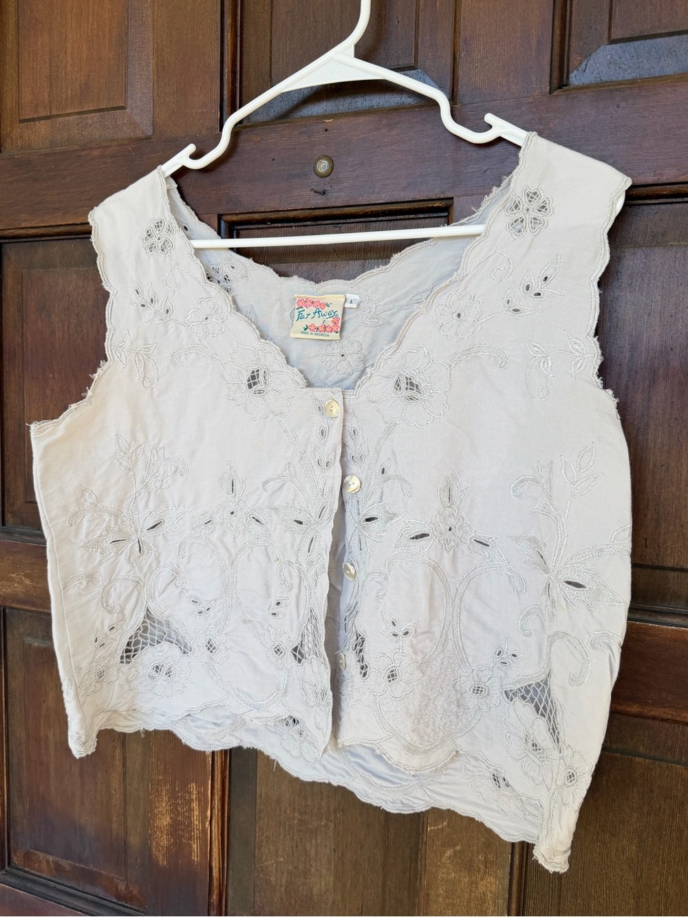 La Vie En Rose Cream Embroidered Button-Front Camisole